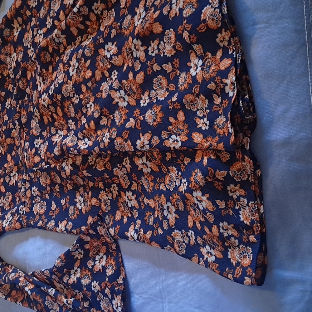 Dress - Picture 3 of 4